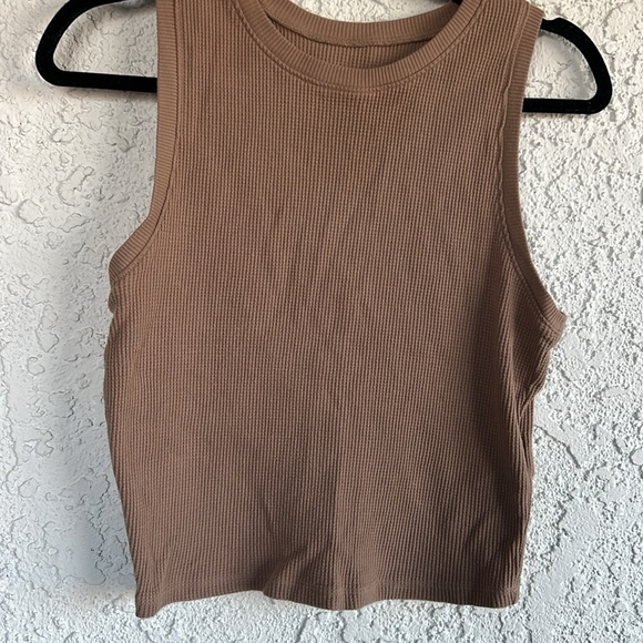 HOLLISTER  COLOR  TAN SIZE L - Picture 3 of 9